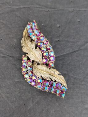 Vintage Gold Tone Multicolor Purple Rhinestone Feather Leaf Brooch Pin Retro